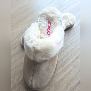 Bongo Women's Tan Faux Fur Slippers